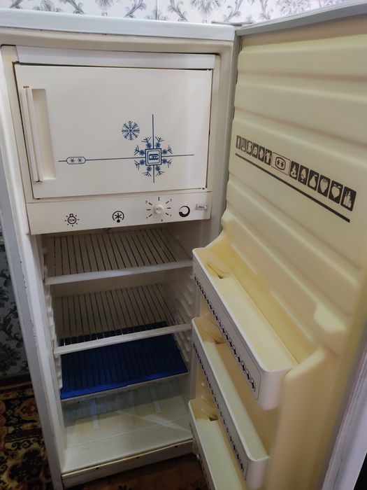 Холодильник "Снежинка" б/у