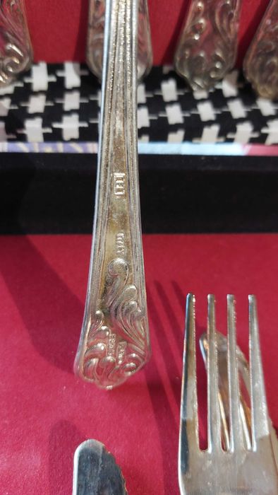 Посребрен комплект за хранене Не използван