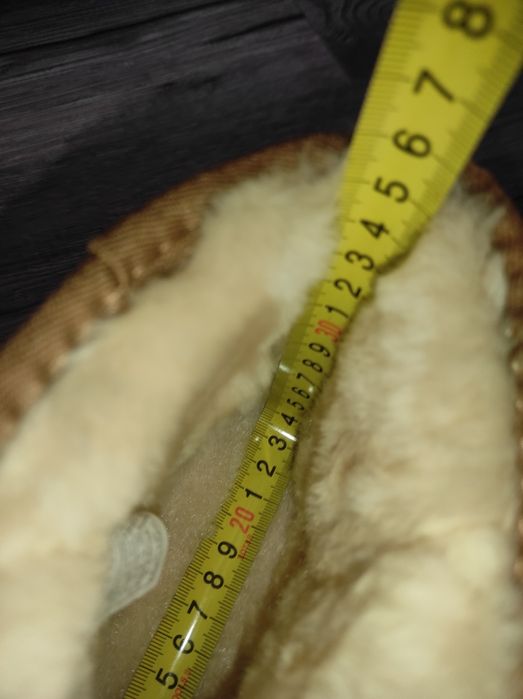 Vând UGG marime 38