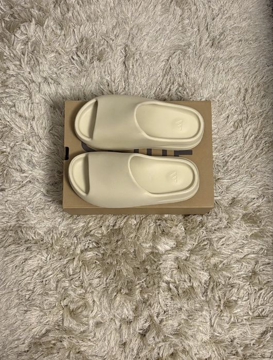 Papuci Adidas Yeezy Slide Onyx Bone (Noi, Sigilati)