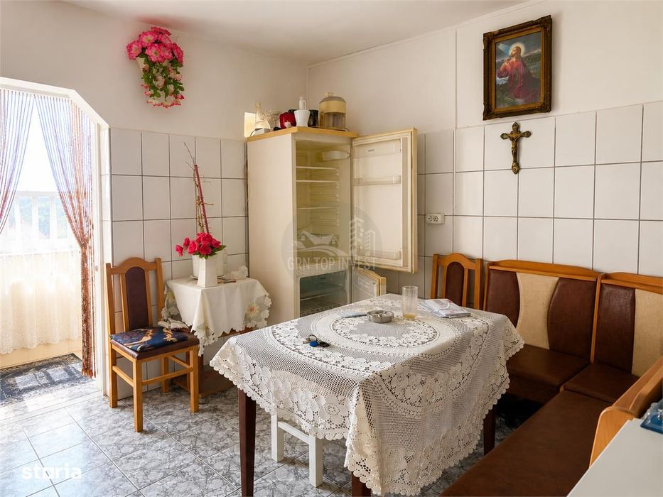 Apartament 2 camere decomandat balcon si pivnita zona Lazaret