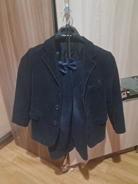 Продаю детскии вещи