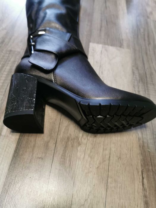 Нови дамски високи ботуши