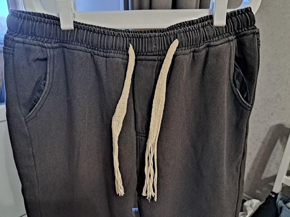 Продам джинсы новые