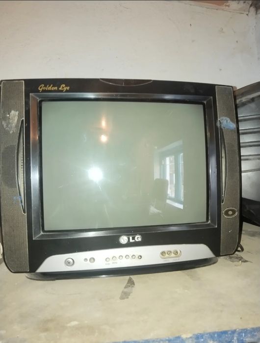 Televizor va TV podstavkasi sotiladi.