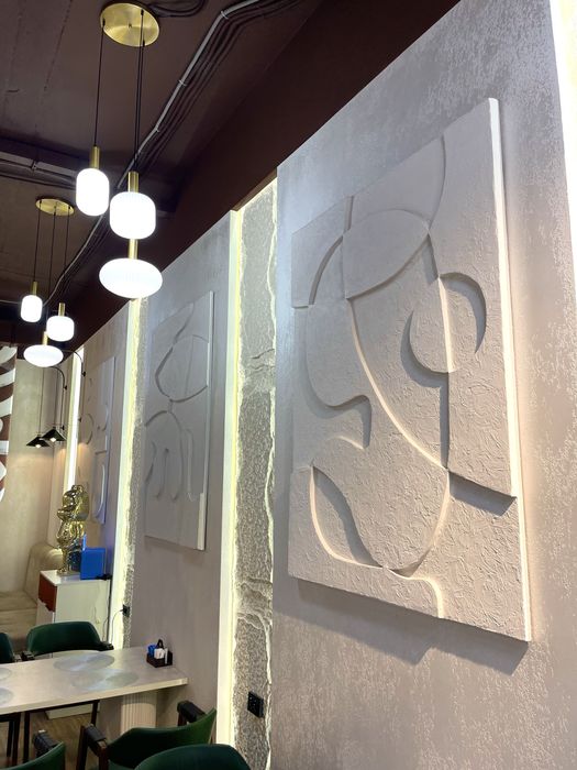 Барельеф и роспись стен