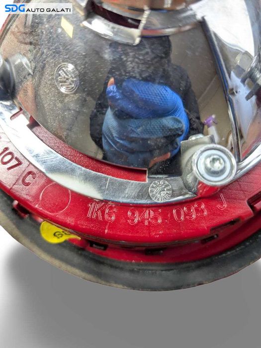 Stop Lampa Tripla Stanga de pe Haion Portbagaj Volkswagen Golf 5 2004 - 2008 Cod 1K6945093J 1K6945107C [L9596]