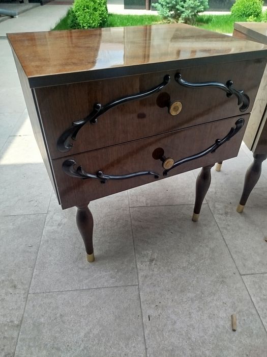 Продам старые тумбы