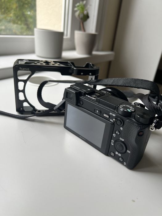 Sony A6300 + китов Sony SEL 16-50mm