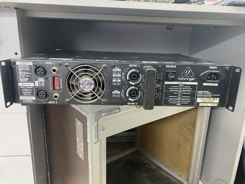 Усилитель Behringer ep 4000