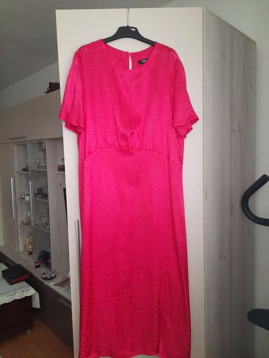 Rochiță roz,noua fără eticheta