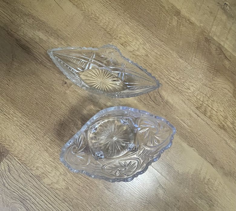 Вазу хрустальную продаю