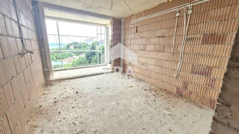 Продава се Четиристаен апартамент в Варна, м-т Св. Никола - 152 кв.м за 2112 €/кв.м - Снимка #2