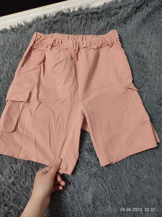 Продам детские шорты в карусели.