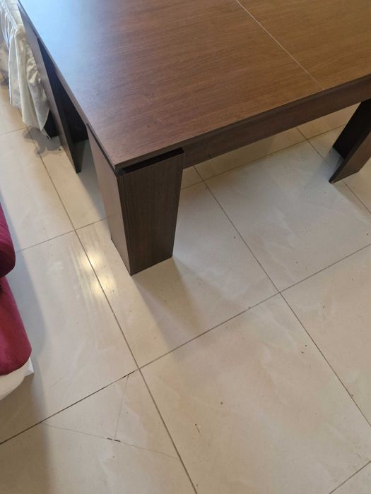 Продава се нова холна маса