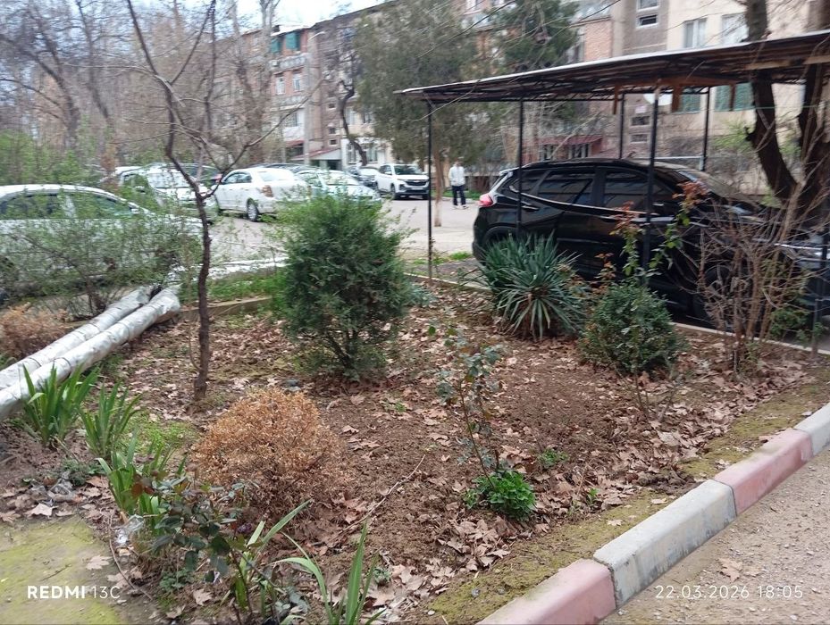 Uy sotiladi 2 xona 3 qilingan