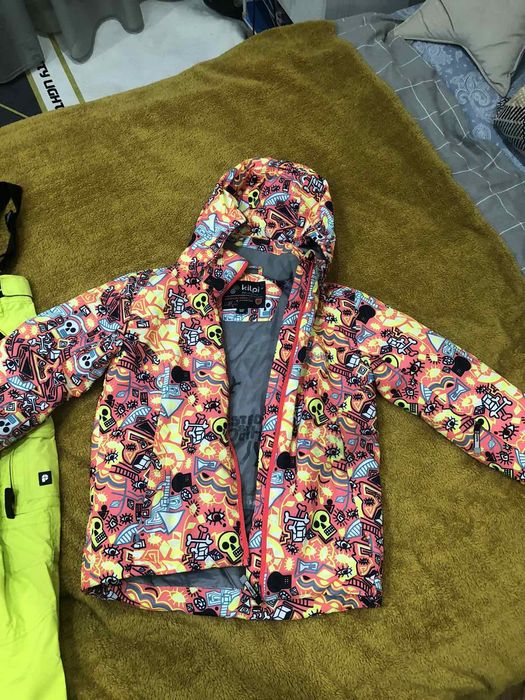 Детски яке и гащеризон за ски