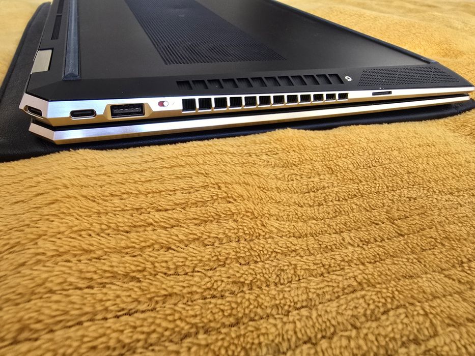 HP Spectre x360 2020