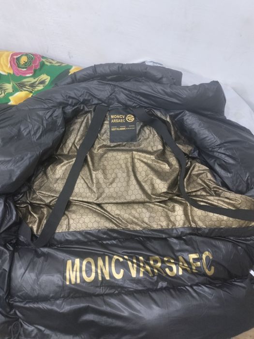 Продам зимние куртку