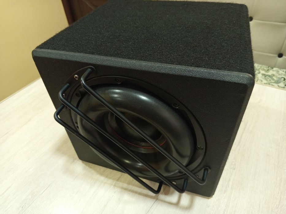 Сабвуфер сотилади