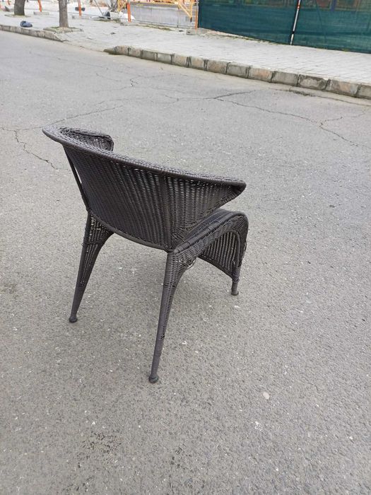 Ратанов стол за градина