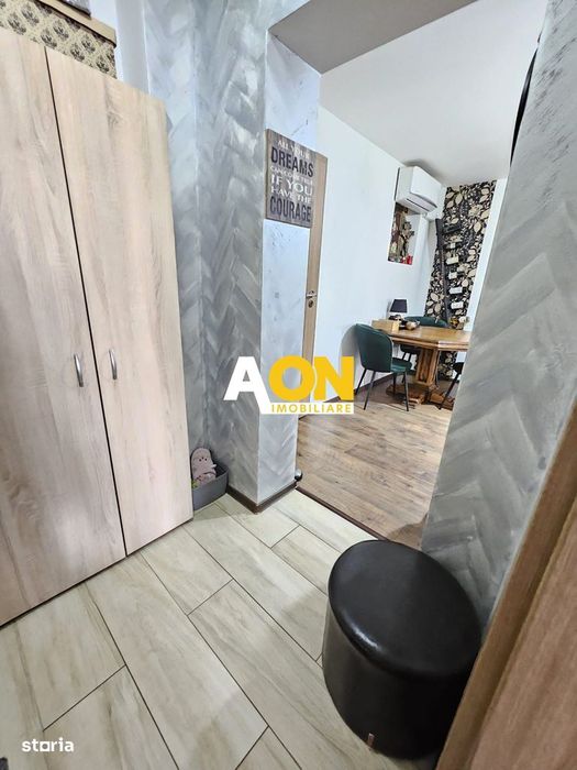 Apartament 3 camere, Cetate, etaj intermediar
