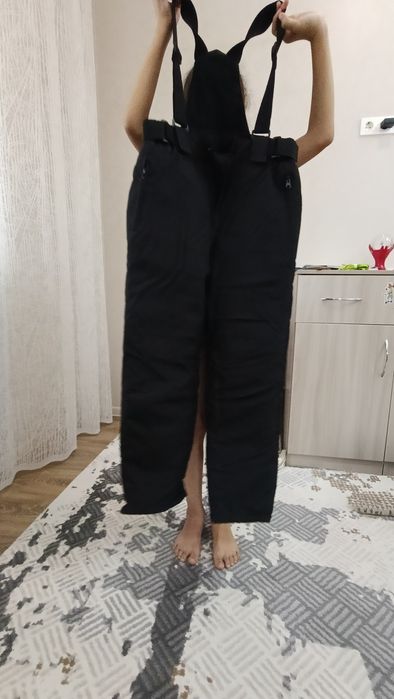 Продам комбинезон для девочки