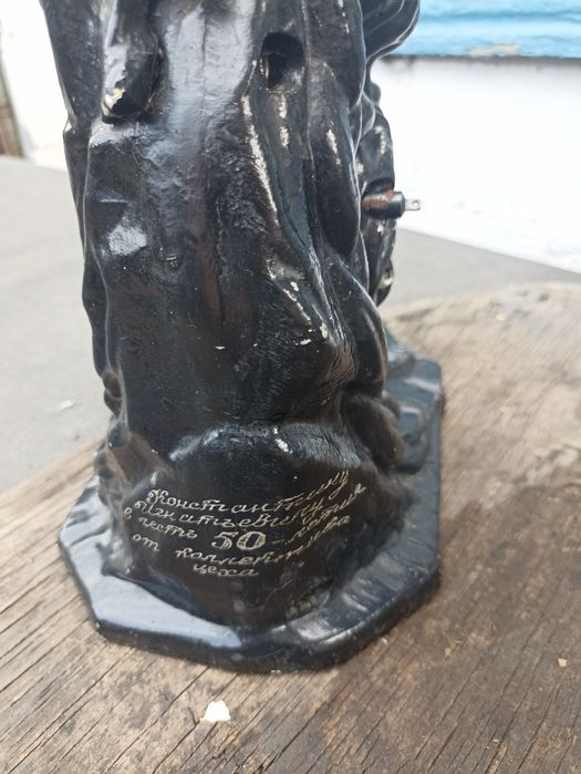 Статуэтка  продам и часы настольные