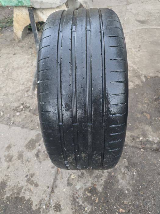 Продавам джанти 225/50 R17 гумите са в добро състояние ще изкарат  още едно лято,телефон за връзка 0877651008!!