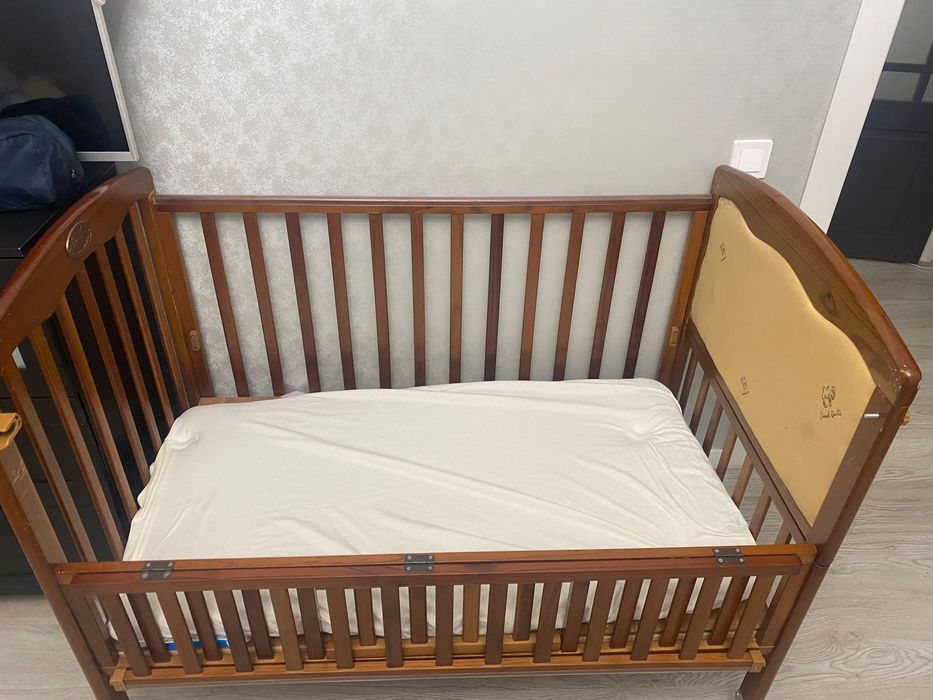 Детская кроватка с люлькой