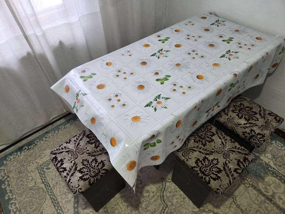 Продам кухонный стол и 4 стула