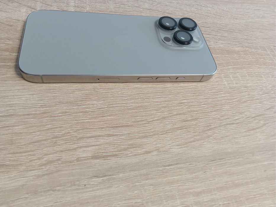 iPhone 16 Pro 128GB + гаранция + подарък