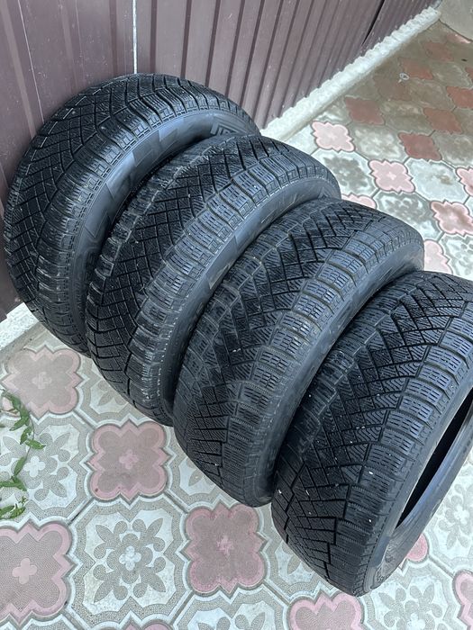 (Pirelli) продам комплект зимней резины р15