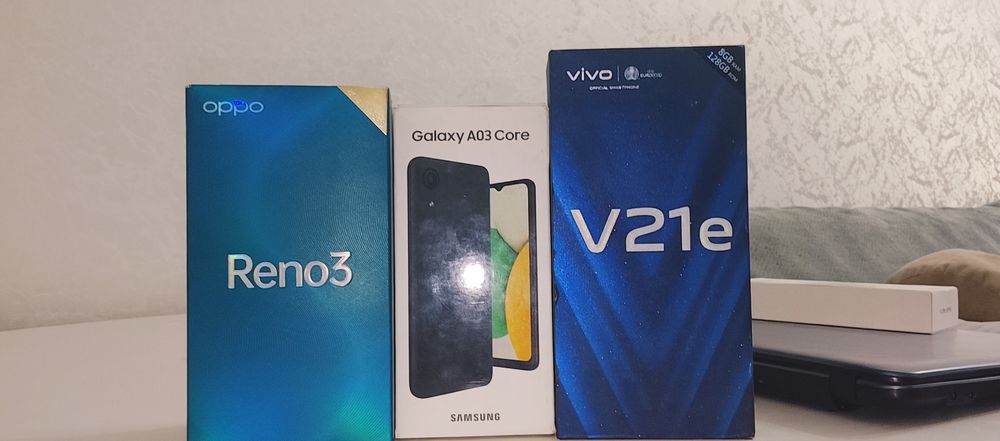 Продам коробки от телефона