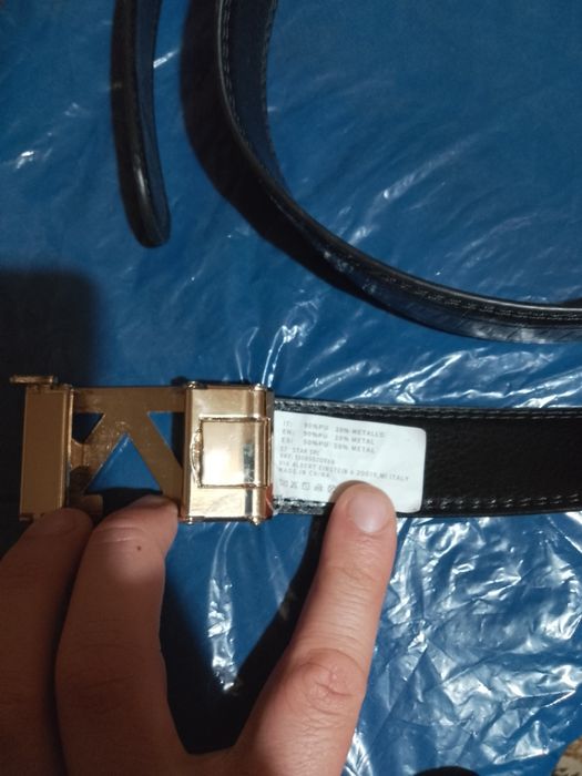 Curea noua ,cu etichetă