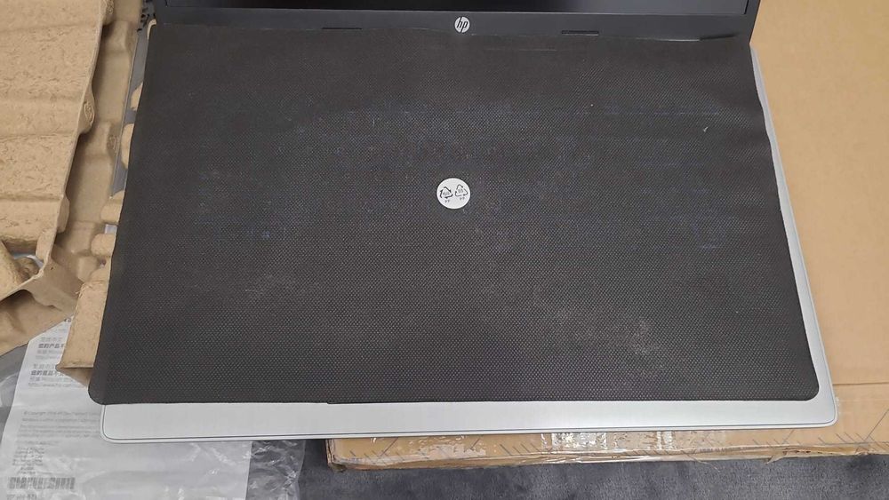 Laptop HP 17-cp0xxx - Ryzen 3 5300u, 8 GB RAM , 512 ssd , w11 , display 17.3 -nou