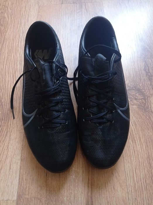 Черен петък -бутонки Nike