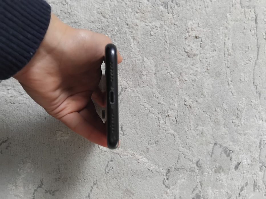 Срочный айфон Хр акб 75 не видел ремонт