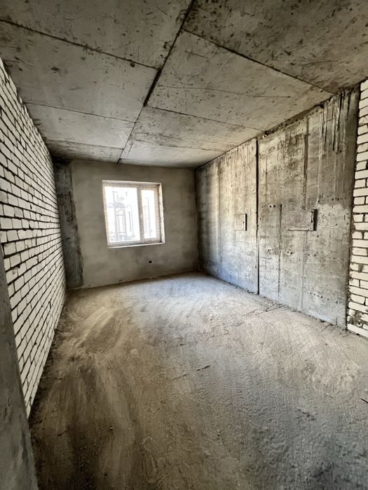 Продам 3 ком кв 130 м2 в жк орталык