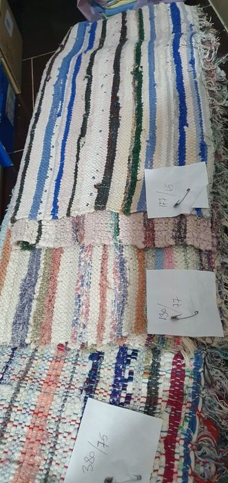 Vand covoare taranesti, lucrate manual, din carpe