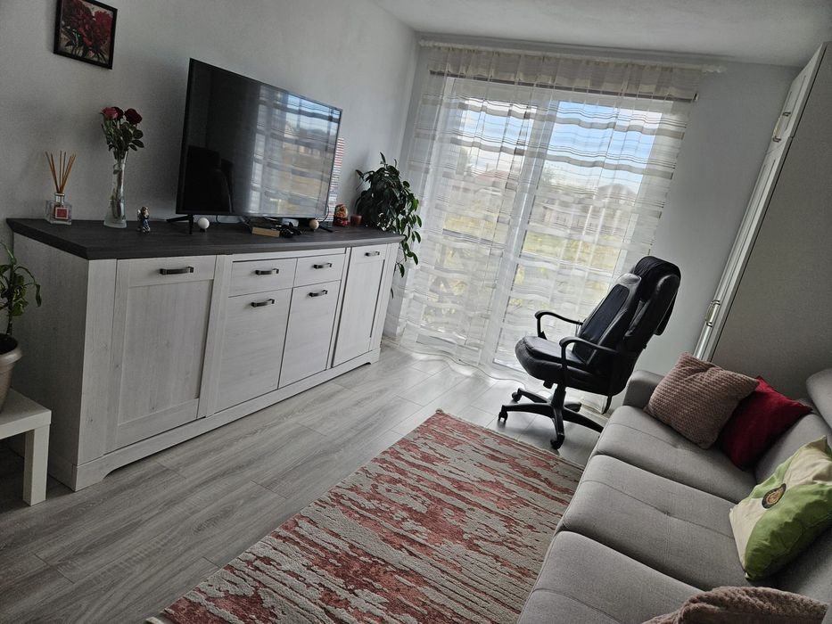 Proprietar, vând 3 camere intr-un triplex, în Sanandrei, complet mobilate și utilate