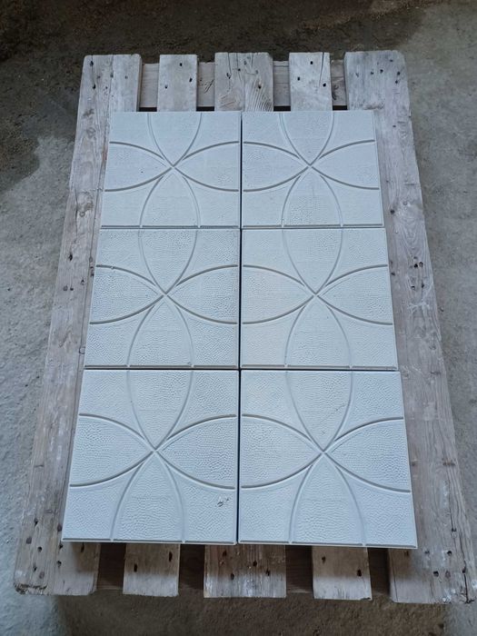 Производство на бетонови тротоарни плочки и градински бордюри и други