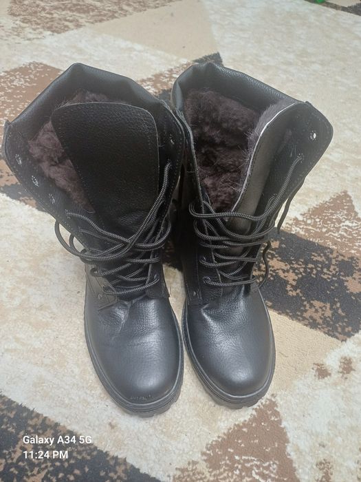 Продам Берцы Зима 43 размер