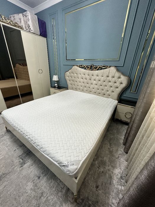 Продается спальный гарнитур