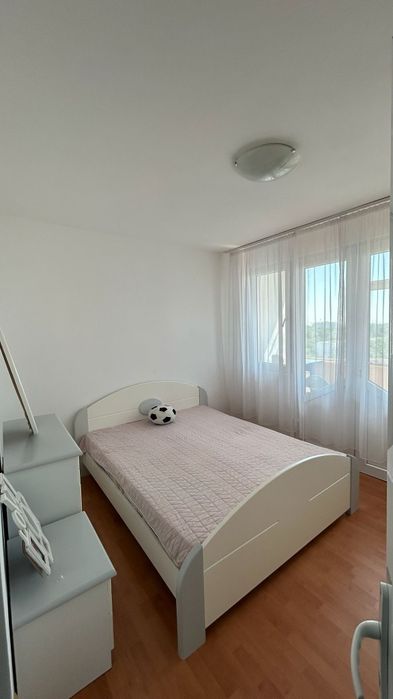 Apartament cu 3  camere 350€
