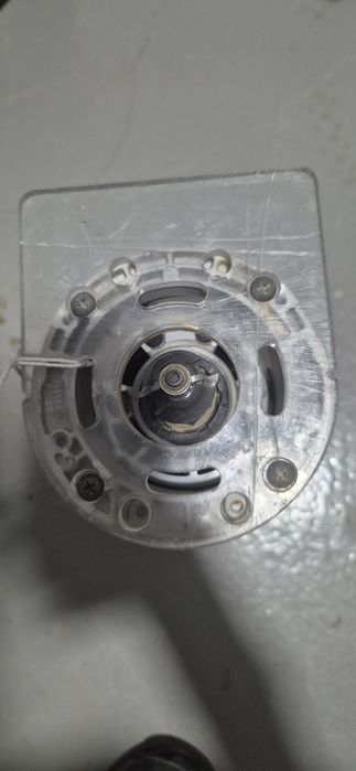 Dewalt DCW600 фрезер