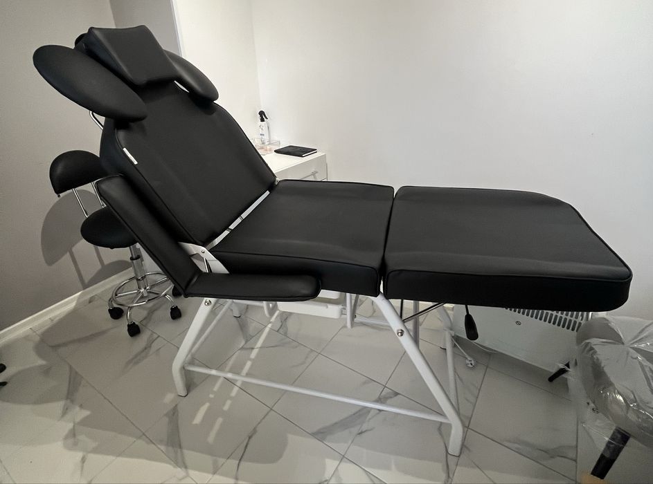 Козметичен стол  подходящ за миглопластика, микроблейдинг и грим