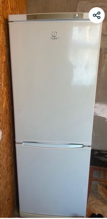 Продам холодильник индезит