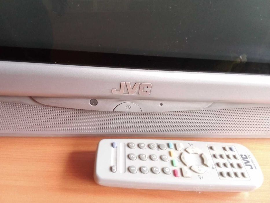 Продавам телевизор JVC, работещ, дистанционно