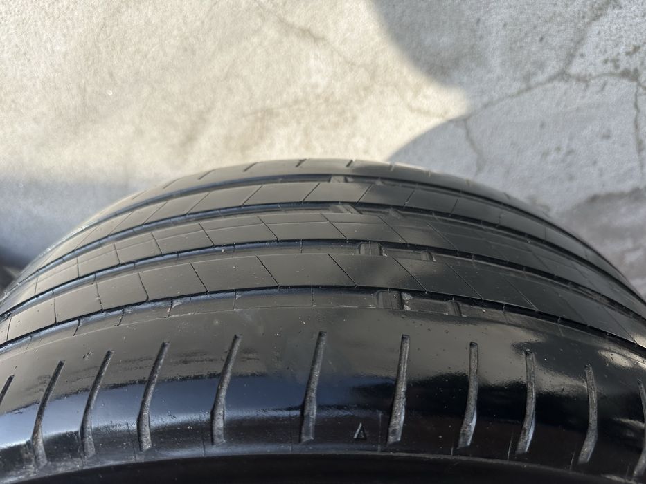 Anvelope 235 45 R18 98W  Bridgestone Turanza Vara